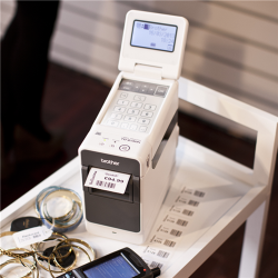 Brother TD-2130N n&auml;tverks etikettprinter f&ouml;r streckkoder