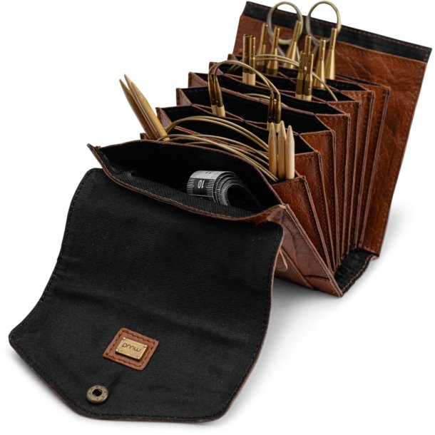 Muud Betina Etui f&ouml;r Stickor - L&auml;der, Rich Brown